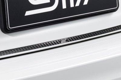 画像2: 【クロストレック・ＧＵ】ＳＴＩテールゲートガーニッシュ（ブラック）・スバル純正部品/ＳＴＩパーツ
