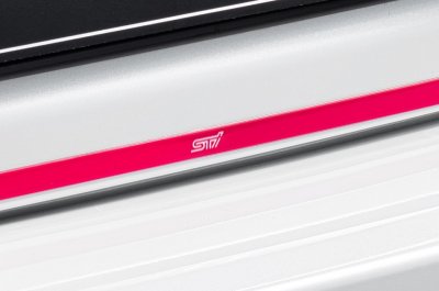 画像2: 【クロストレック・ＧＵ】ＳＴＩテールゲートガーニッシュ（チェリーレッド）・スバル純正部品/ＳＴＩパーツ